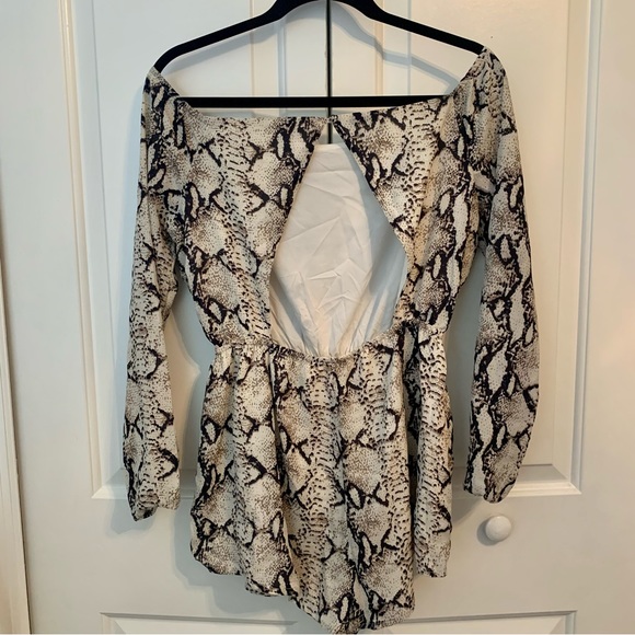 Snake-Print Backless Romper - Picture 2 of 6